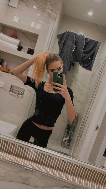 Индивидуалка Валерия +7(981)155-42-85 Питера