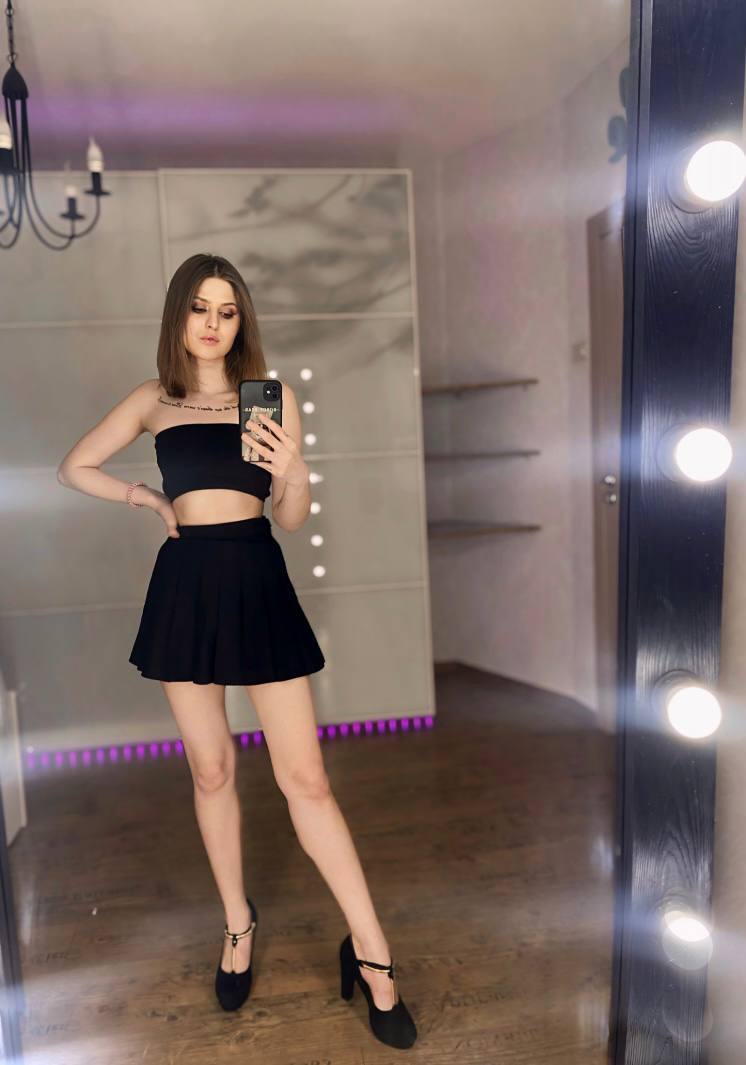 Проститутка Питера Света с 4 размером груди предлагает интим услуги у метро Гостинный Двор  +7(981)136-33-84 