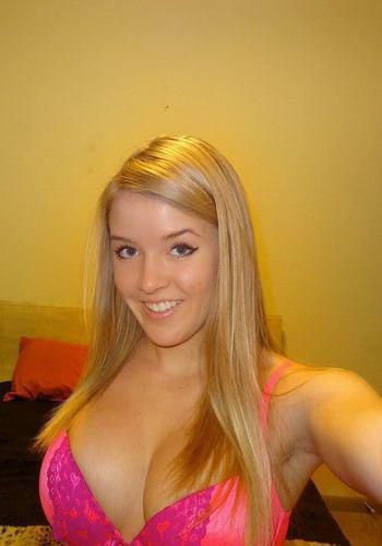 Проститутки СПБ - Лиза с 3 размером груди предлагает интим услуги у метро Лиговский проспект  +7(981)193-28-94 